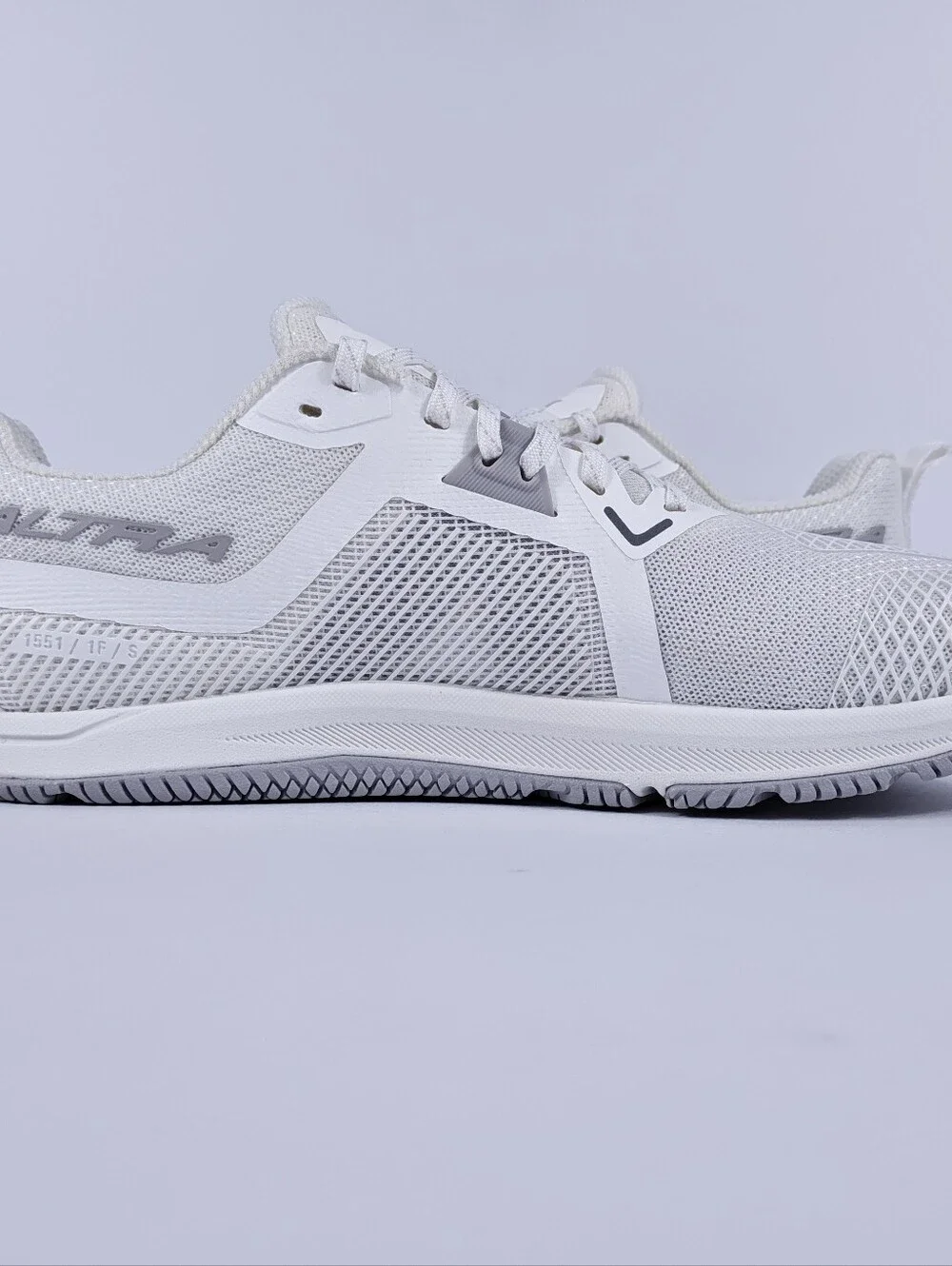 Altra Solstice XT 3 Womens 10.5 Cross Training Running Gym Shoes White